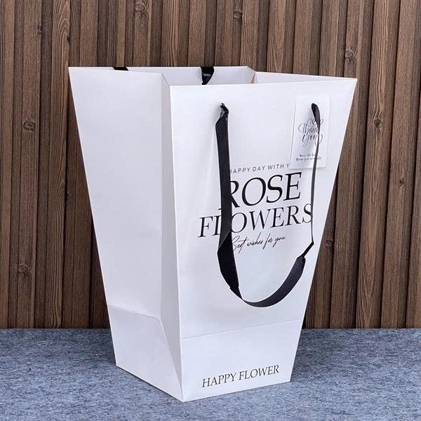 Túi giấy trắng hình thang Rose - Sỉ Phụ Kiện Hoa Túi giấy trắng hình thang Rose - Ảnh 3